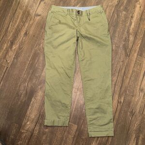 Banana Republic 2 green minimalist business casual slacks